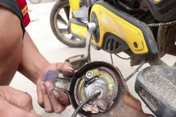 保山市电动车刹车故障